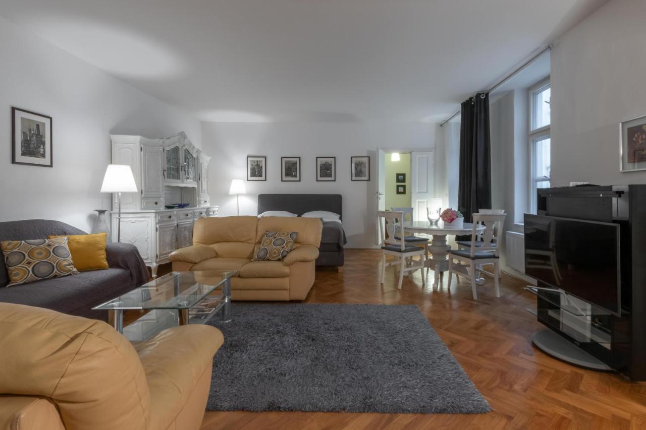 Apartman Carolinum Daire Prag Dış mekan fotoğraf