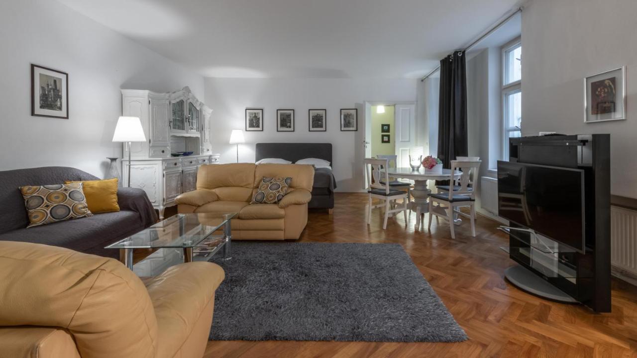 Apartman Carolinum Daire Prag Dış mekan fotoğraf