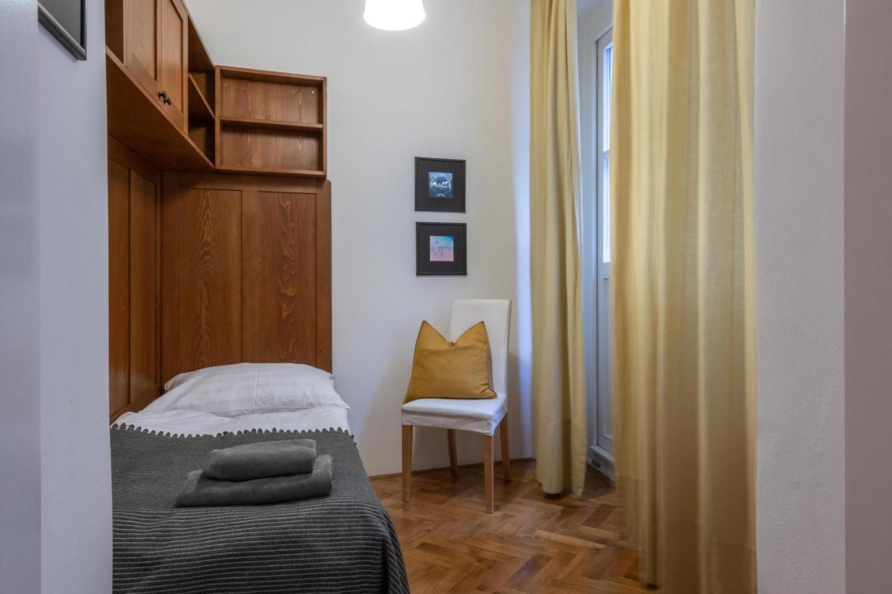 Apartman Carolinum Prag Dış mekan fotoğraf