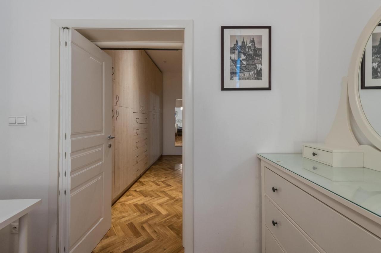 Apartman Carolinum Daire Prag Dış mekan fotoğraf