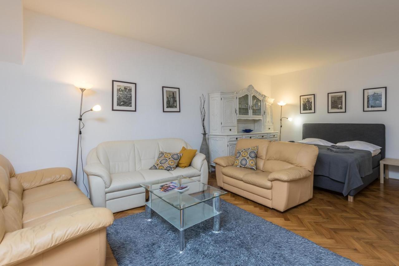 Apartman Carolinum Prag Dış mekan fotoğraf